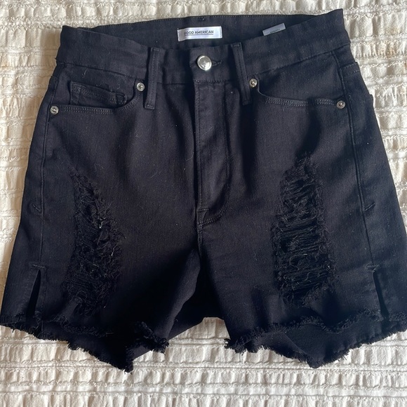 NWOT good American “the cutoffs” shorts - Picture 4 of 9